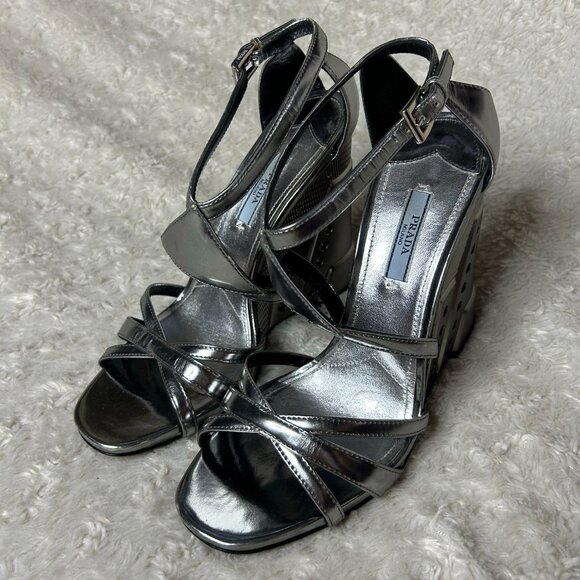 Prada Silver Patent Leather Criss Made in Italy UK Size 39 US Size 8 Women 4.5 I - Picture 7 of 10